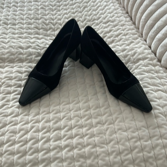 Vagabond Cap Toe Pump - Picture 1 of 6